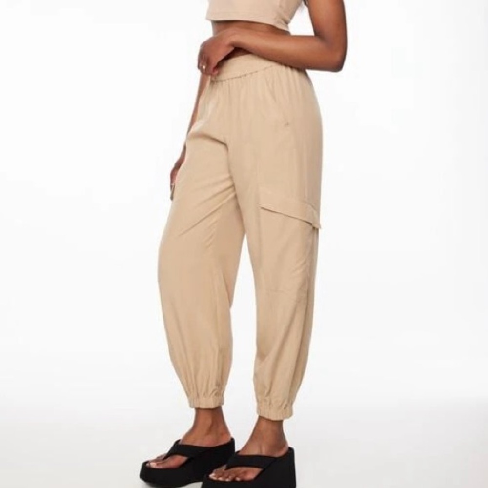 Dynamite| ‘Daria’ Tan Utility Wide Leg Cuffed Lightweight Jogger Pants Sz M